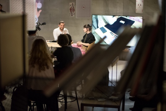 Lumea din mânecă - primul atelier de magie aplicată