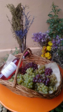 Pe harta Cartierului Creativ // Băcănia Earth Food