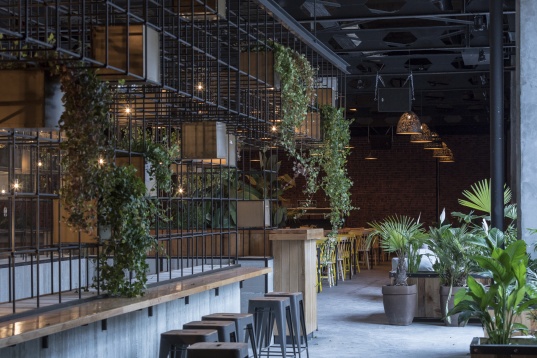 ARHITECȚI ASOCIAȚI 