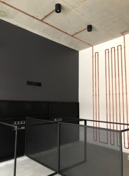 IUSTUDIO // CASA UNDE VECHIUL ȘI NOUL SE POARTĂ INTELIGENT