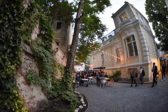 PALATUL NOBLESSE - LIFESTYLE PALACE // FUSION ARTS 