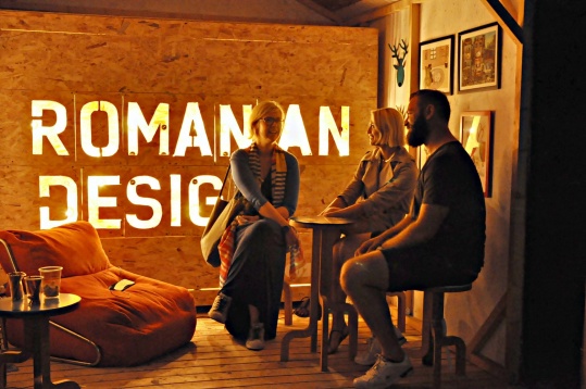 DIZAINĂR X IOANA CIOLACU // DISTRICT PARTY