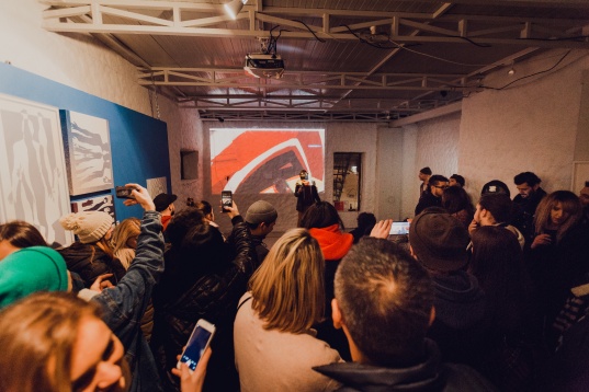 ONE NIGHT GALLERY // LOVE RALUCA BĂRARU 