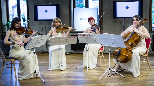 “Alb în arhitectură” by Equitone 