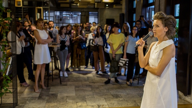 “Alb în arhitectură” by Equitone 