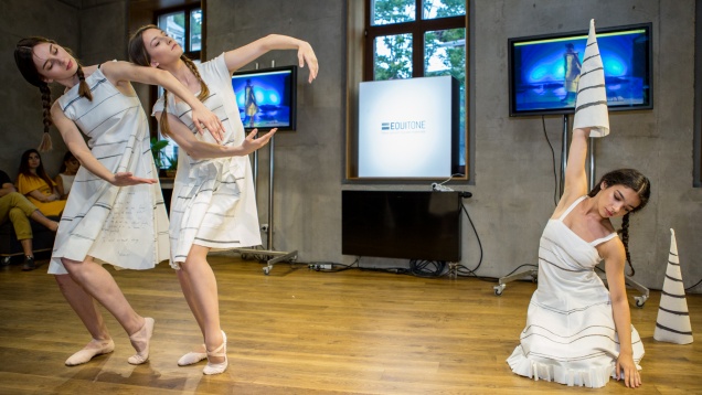 “Alb în arhitectură” by Equitone 