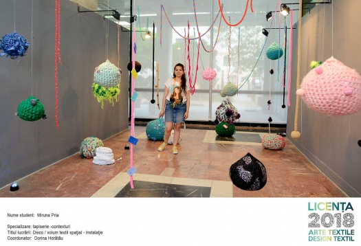 Noua generație de absolvenți ai artelor textile și-a expus proiectele de diplomă 
