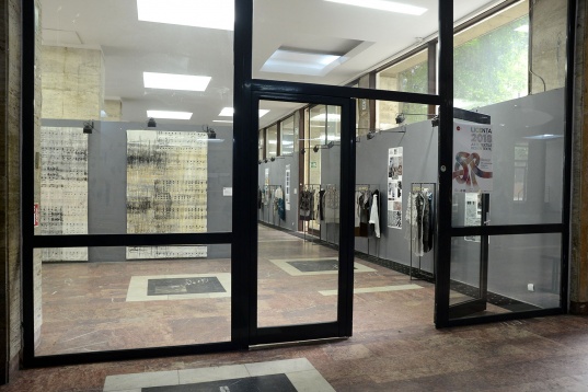 Noua generație de absolvenți ai artelor textile și-a expus proiectele de diplomă 