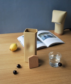 Tânărul care se încăpățânează să facă faimos designul de obiect românesc în lume