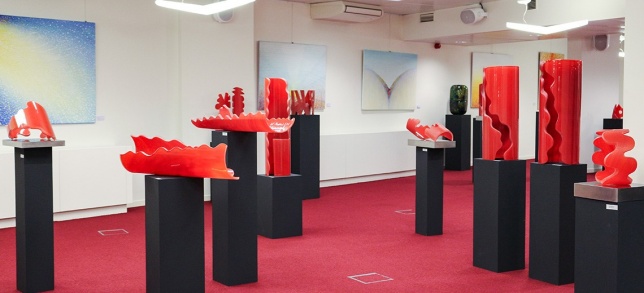 Vernisaj la ICR Bruxelles: Președintele ICR, Liliana Țuroiu, despre lucrările artistului Ioan Nemțoi - „Universul fascinant al creativității și al frumuseții pure”