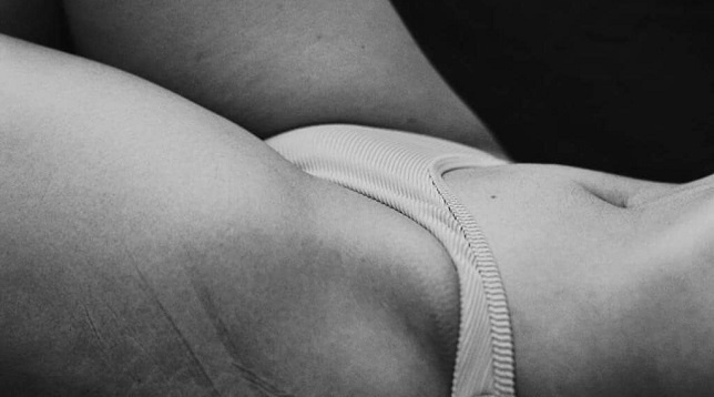 ANDREEA FARKAS // METAMORFOZĂ - NUDUL FEMININ 