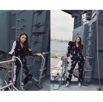 ALEXANDRA VÎRVAN // 8 SEAS 