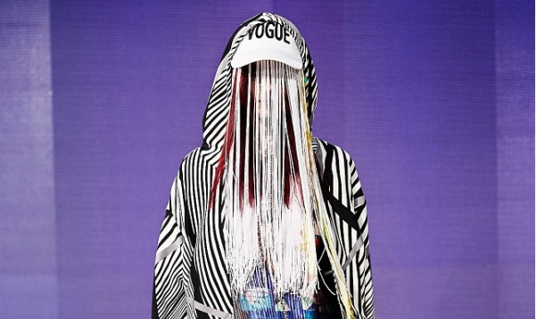 BIANCA ILONCA //  O CERCETARE A CONTEXTULUI SOCIO-CULTURAL ÎN CARE S-A DEZVOLTAT JEAN-MICHEL BASQUIAT. INFLUENȚA LUI ÎN MODA CONTEMPORANĂ