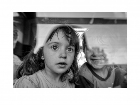 EMA MOTRESCU // PERIPLU DE LA RĂSĂRIT LA APUS