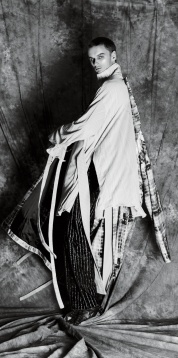 MĂDĂLINA STAN // CERCETAREA INFLUENȚELOR DIMENSIUNII ONIRICE ȘI A RAPORTULUI DINTRE REAL ȘI IMAGINAR ÎN MODA CONTEMPORANĂ