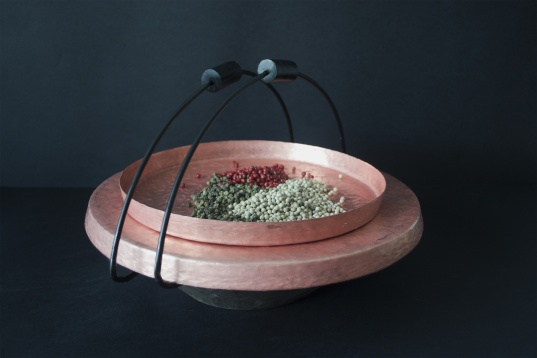 MAGDA TRACIU // SETUL NOSTRU - SERVICIU DE MASĂ - VESELĂ DE SERVIRE ȘI ACCESORII