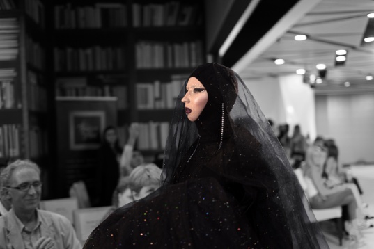 PAUL PALM // STUDIU ASUPRA VERSATILITĂȚII VESTIMENTARE & ANALIZA PSIHOLOGICĂ A DEPRESIEI ȘI RELATAREA EI ÎN MODA CONTEMPORANĂ 