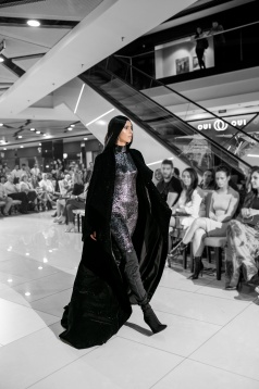 PAUL PALM // STUDIU ASUPRA VERSATILITĂȚII VESTIMENTARE & ANALIZA PSIHOLOGICĂ A DEPRESIEI ȘI RELATAREA EI ÎN MODA CONTEMPORANĂ 