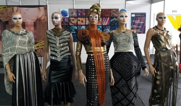 IULIA VALENTINA MITEA // TRIBUL 