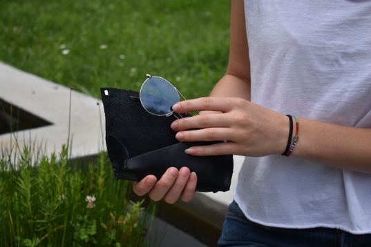 TEODORA HOLENCIUC // GENȚI ȘI ACCESORII DIN PIELE PINETAG