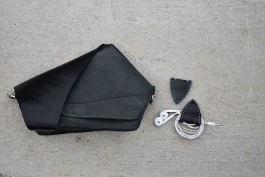 TEODORA HOLENCIUC // GENȚI ȘI ACCESORII DIN PIELE PINETAG