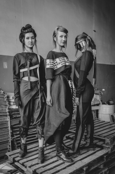 ALEXANDRA TÎRZIU // UNFOLD - DECODING AND WEARING