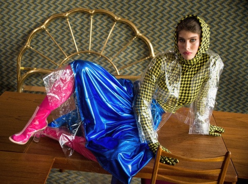 ANA CAPSALI // PLASTIFICATION