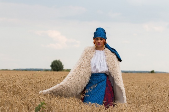 ANDREEA BUZDUGAN // SÂNZIENE