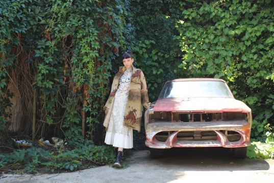 CARLA SIBICEANU // RUG UP