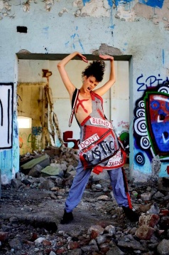 RALUCA IRENA PETRE // APORIA