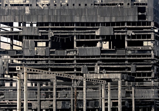 F A R - 12 Fotografi de Arhitectură din România