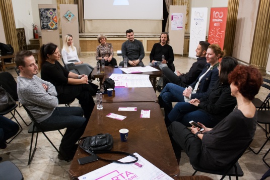 Lansare proiect "Arta la intrare. Identitar"