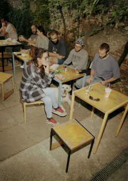 La pas prin cartier: Atelier Pinion, un loc pentru biciclete fericite și oameni relaxați… sau invers