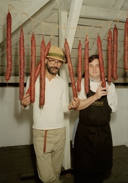 La pas prin cartier: Desfătarea simțurilor - Voilà, Le Bistrot