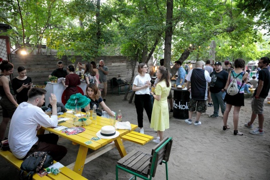 Tinerii antreprenori care au redefinit boemia bucureșteană prin J’ai Bistrot