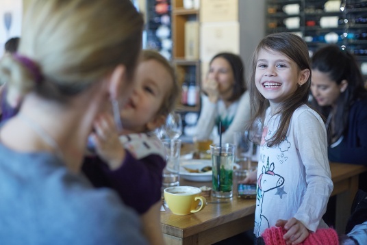 IKEA și Itsy Bitsy aduc în prim plan rolul taților în creșterea bebelușilor 