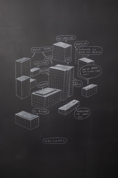 Fațada de pe calea Griviței care le vorbește trecătorilor 