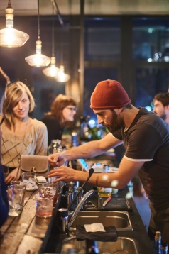 O călătorie în spațiu și timp în Universul