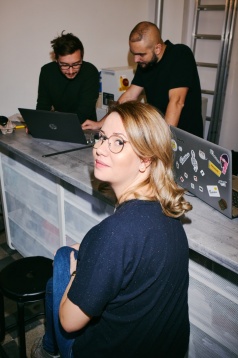 La pas prin cartier: Printoteca dă viață pe textile ideilor creative