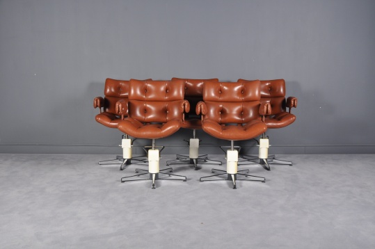  Designerii care readuc anii ’90 în spatele ușilor închise