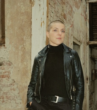 Chris Simion-Mercurian: Îmi plac oamenii care au curaj şi îşi asumă pasiunile