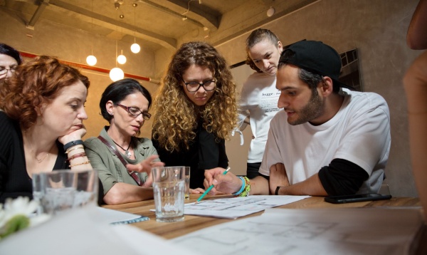 Institute, The Café găzduieşte Inside Academy #3
