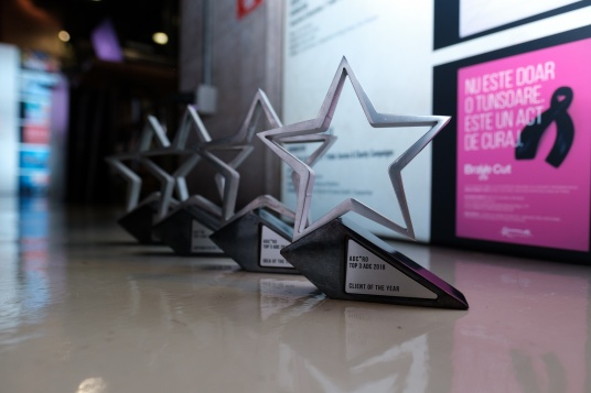 TRAIASCA CAPRA VECINULUI – IDEA OF THE YEAR // ADC 2018