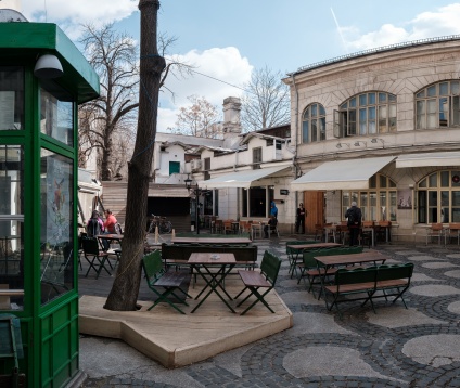 La pas prin cartier: Green Hours înseamnă jazz, teatru şi socializare