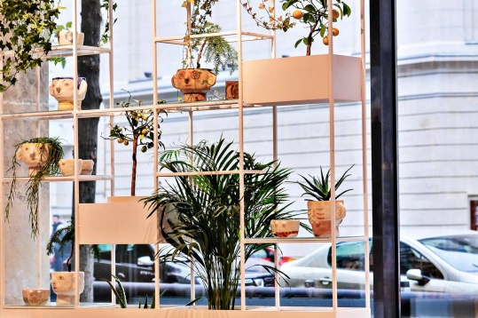 MODUL CĂRTUREȘTI // Între vederi domestice - expoziție de ceramică