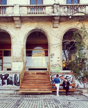 BAZA. DESCHIDEM ORAȘUL // TUR GHIDAT DE DESIGN ȘI ISTORII URBANE (BREZOIANU – CÂMPINEANU - KRETZULESCU)