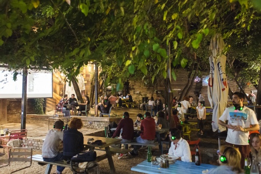 J’AI BISTROT // SILENT PARTY ÎN GRĂDINĂ