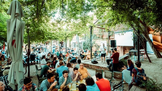 J’AI BISTROT // SILENT PARTY ÎN GRĂDINĂ