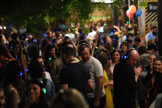 J’AI BISTROT // SILENT PARTY ÎN GRĂDINĂ