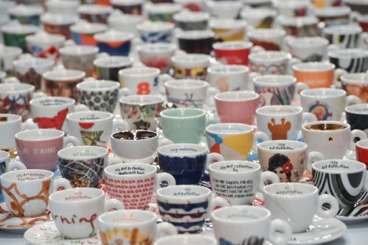 Candelabrul illy Art Collection la RDW